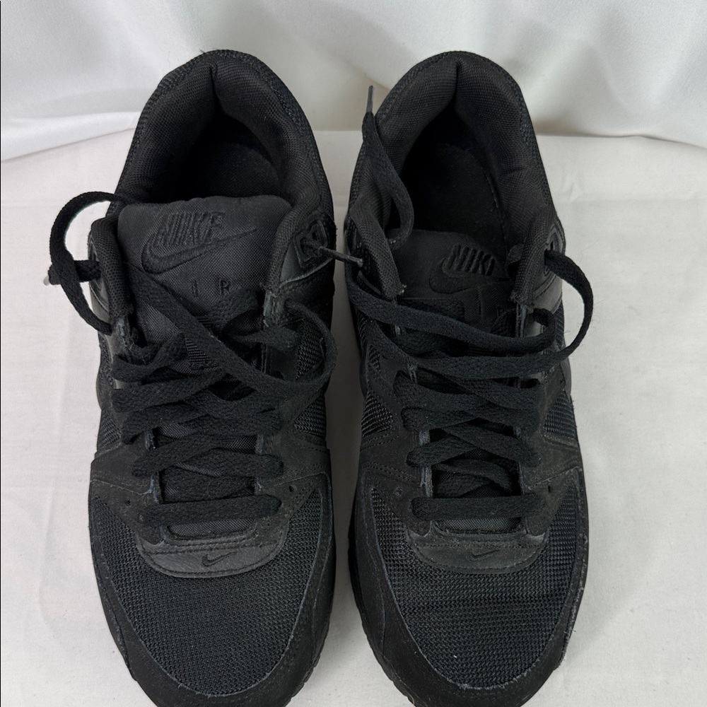 Nike Men's Black Low-Top Athletic Sneakers